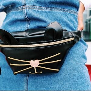 Dutchess Belt/Sling Bag in Black